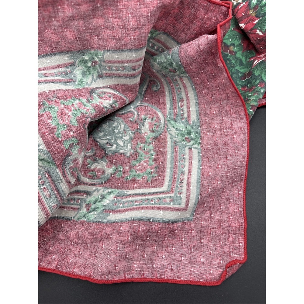 vintage christmas tablecloth rectangle 68 X 52" - Picture 5 of 6